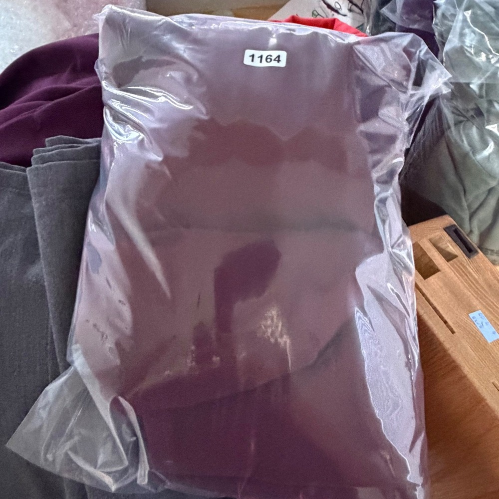 FIGS Burgundy Scrub Set Catarina Top Zamora Joggers Medium Petite Nurse Workwear - Picture 12 of 12